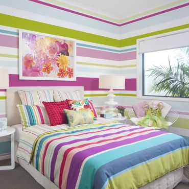 Wallpaper - Bright stripes